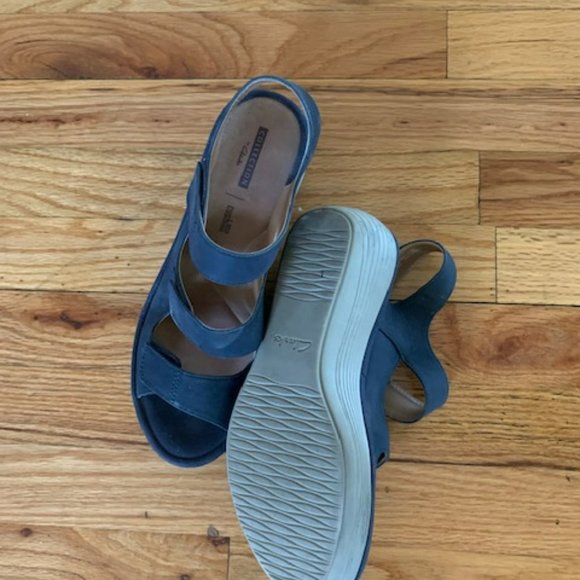 clarks soft cushion sandals